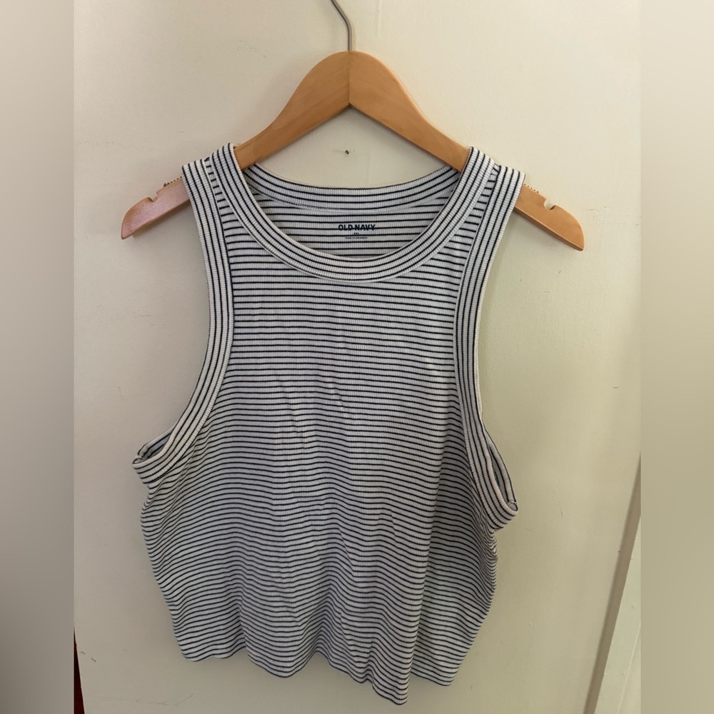 Old Navy Womens XXL ribbed knit crop top tank, great condition